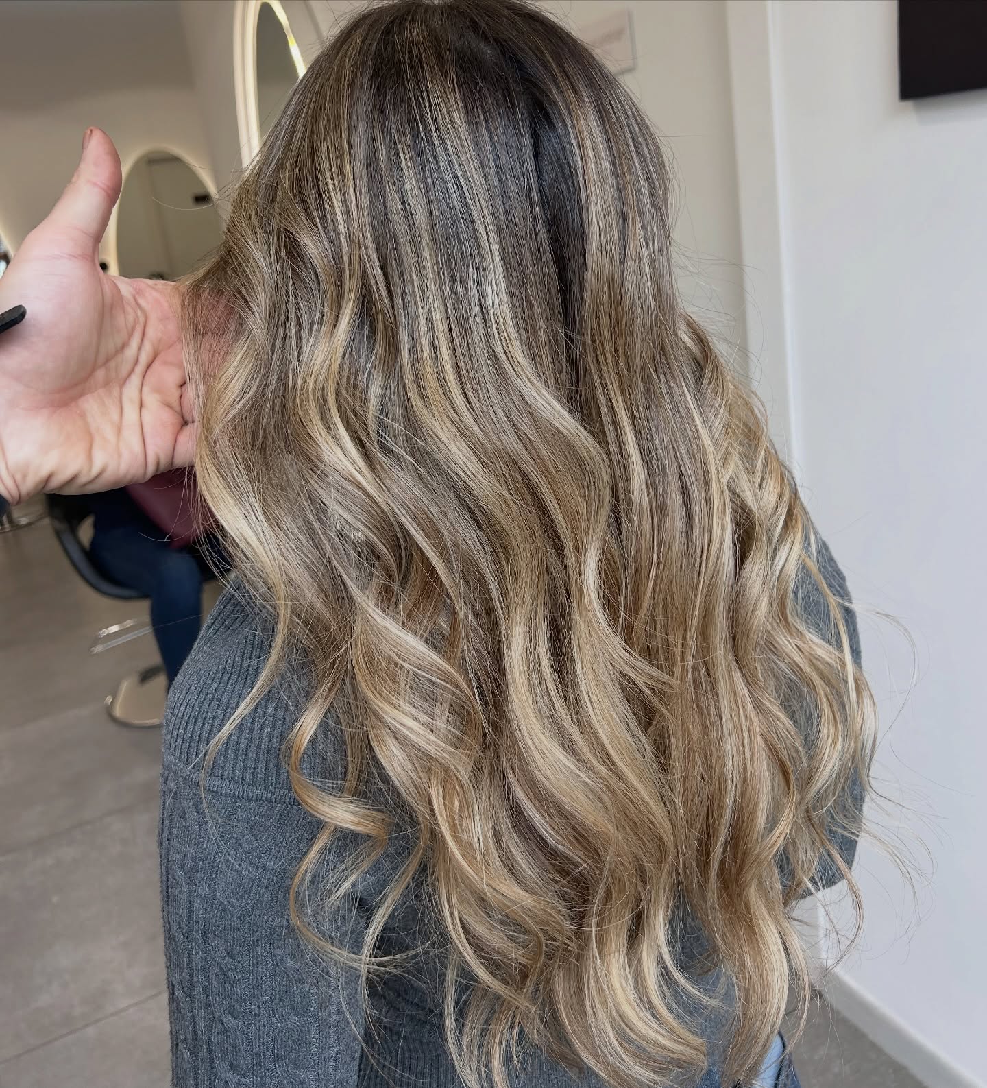 Balayage e schiariture da Kairos Beauty Studio